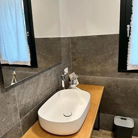 Фермерский дом Azienda Agrituristica Scotti Сомма-Ломбардо